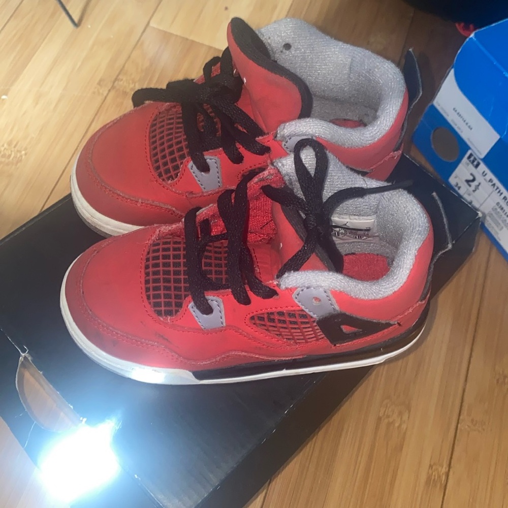 Used Jordan 4 retro toddlers